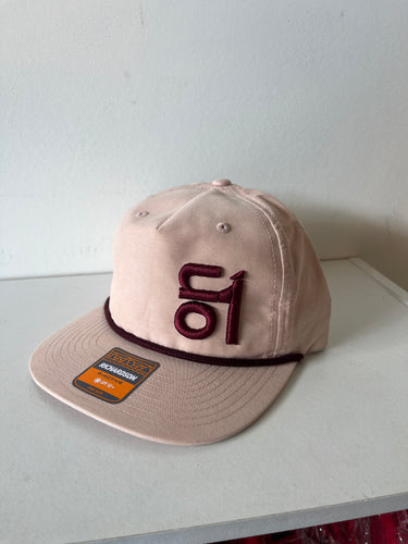 SALMON HAT with MAROON Rope AND MAROON ON1