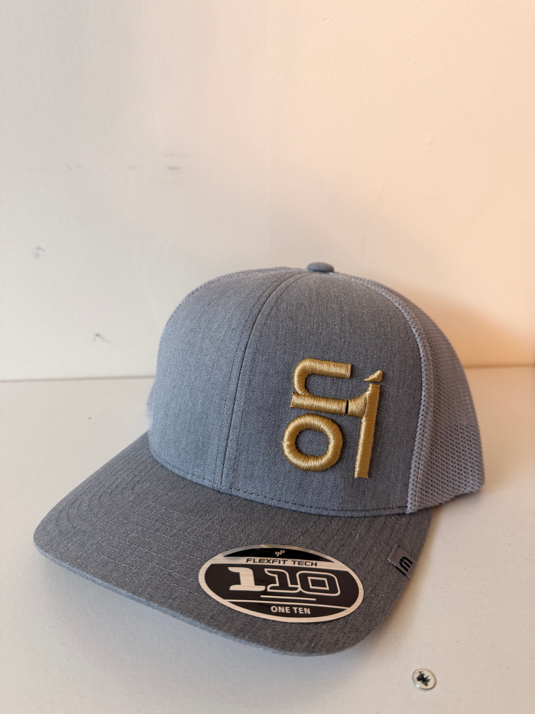 TRAVIS MATTHEWS HEATHER GREY W/ GOLD ON1 LOGO